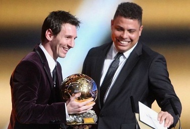 救与指尖触 救与指尖触